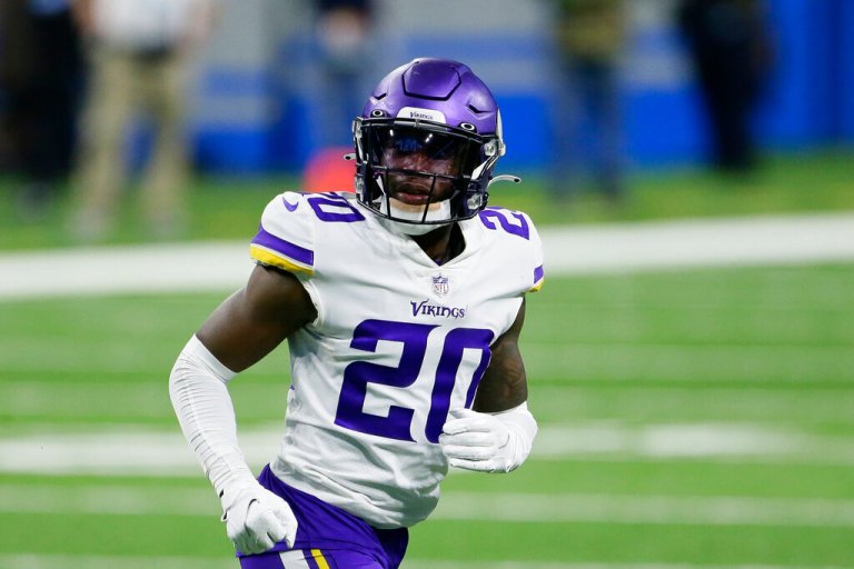 NFL player dies in Dallas car crash