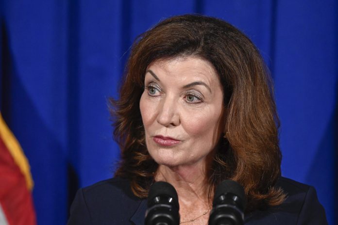 WATCH: NY Gov. Kathy Hochul heckled as she announces gubernatorial campaign