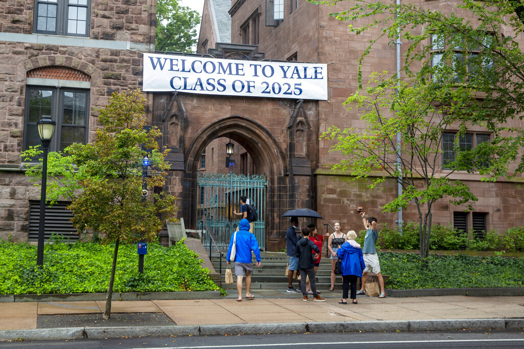 Majority of Yale law students condemn conservative speaker, escalating controversy