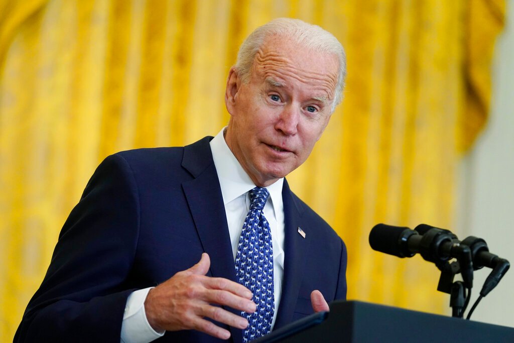 Biden quips about sleeping with NEA member ‘every night’ at labor event