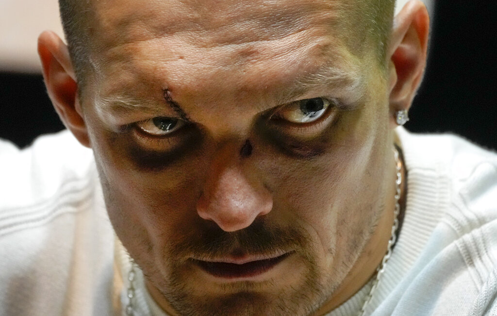 Ukrainian pro boxer joins fight against Russia