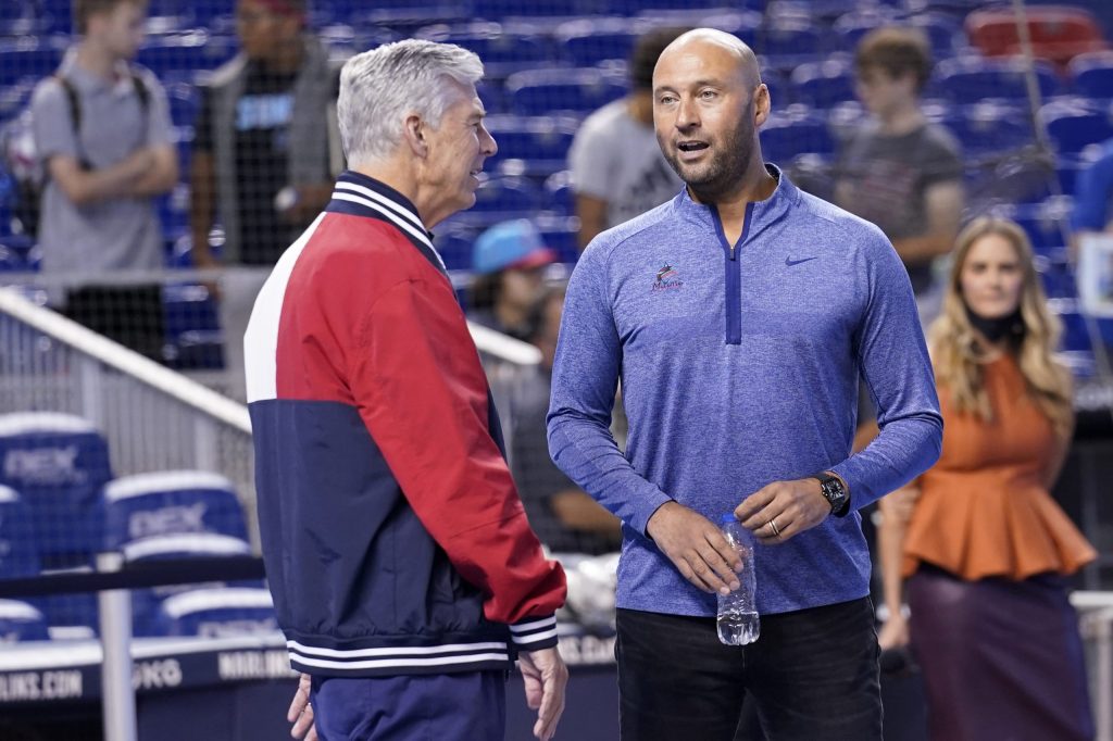 Derek Jeter steps down as CEO of Miami Marlins