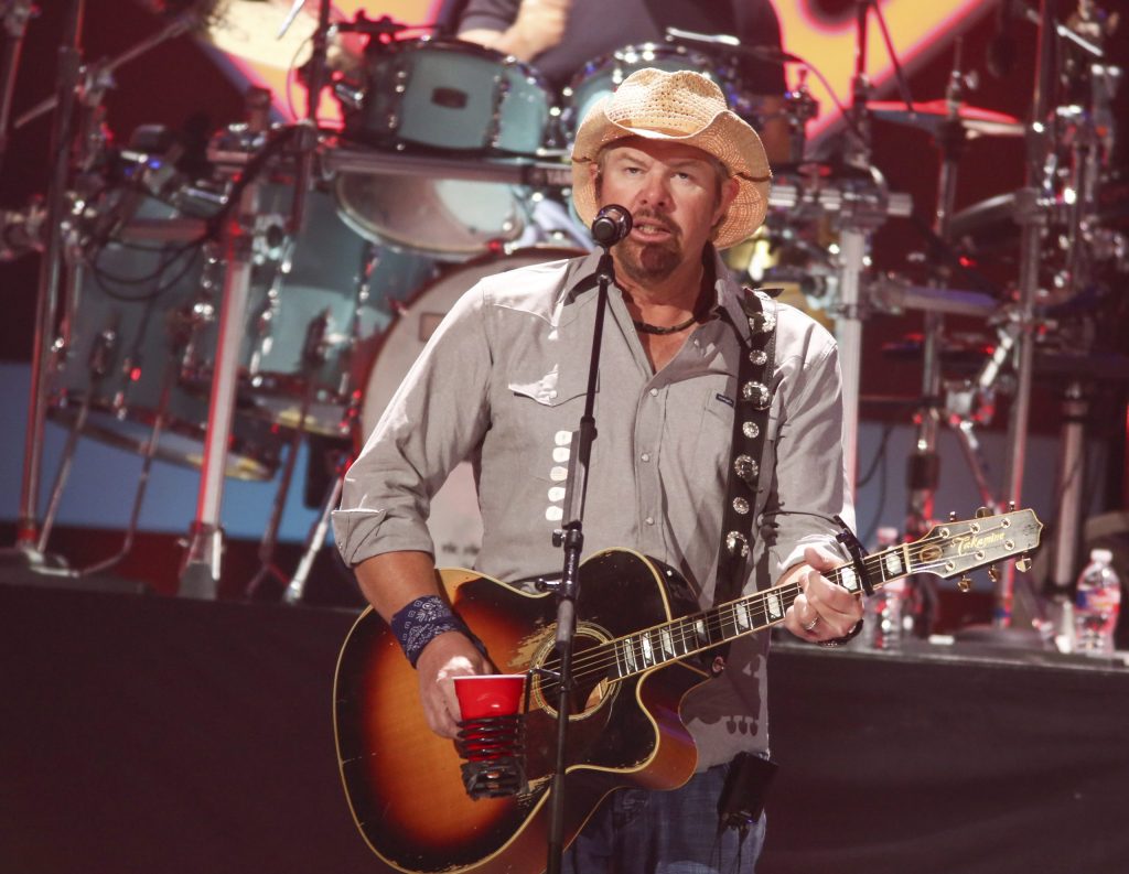 ‘Getting back into fighting shape’: Toby Keith gives update on stomach cancer