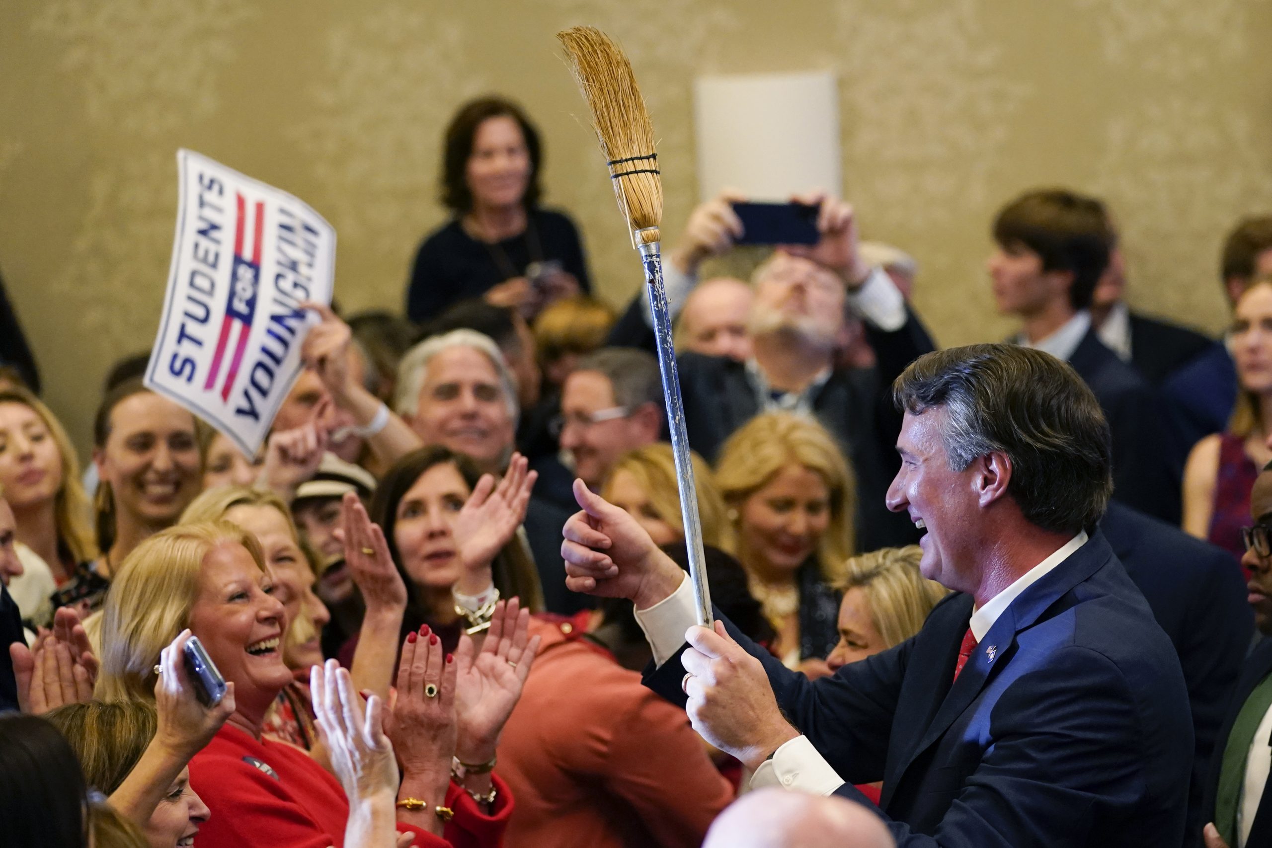 Youngkin, McAuliffe disagree on Virginia’s K-12 mask mandate