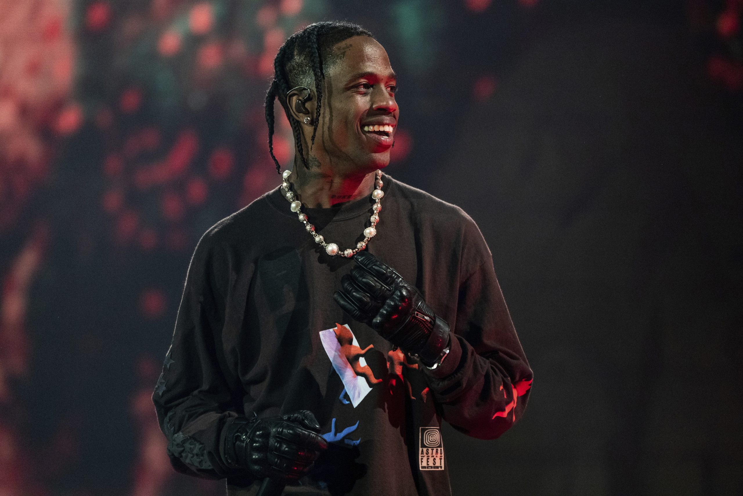 Travis Scott to refund Astroworld attendees and Drake gets sued