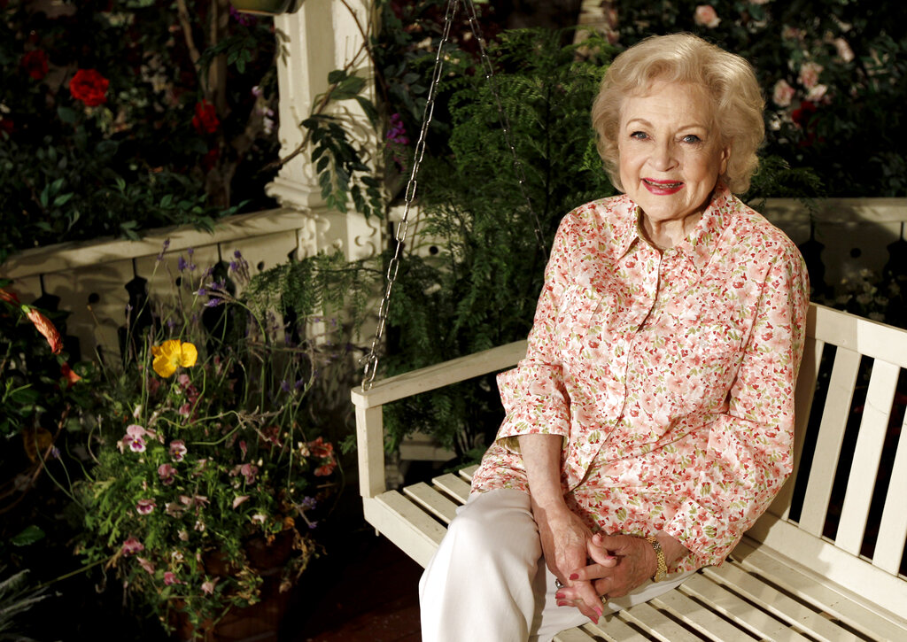 Wisconsin bar patrons bought dozens of beers for Betty White in case she ever visited