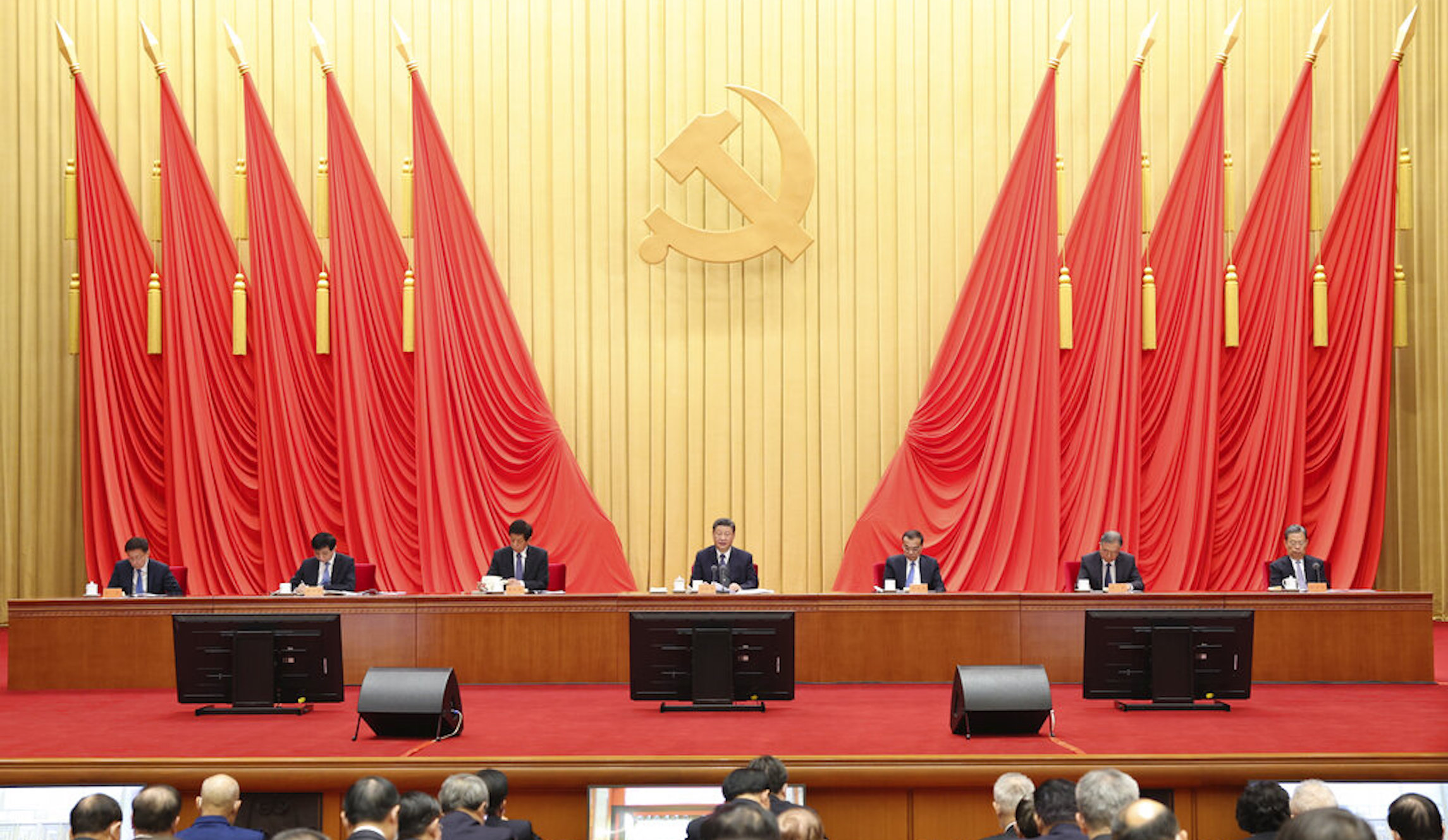 Trump advisers hit Republicans trying to ease China tariffs