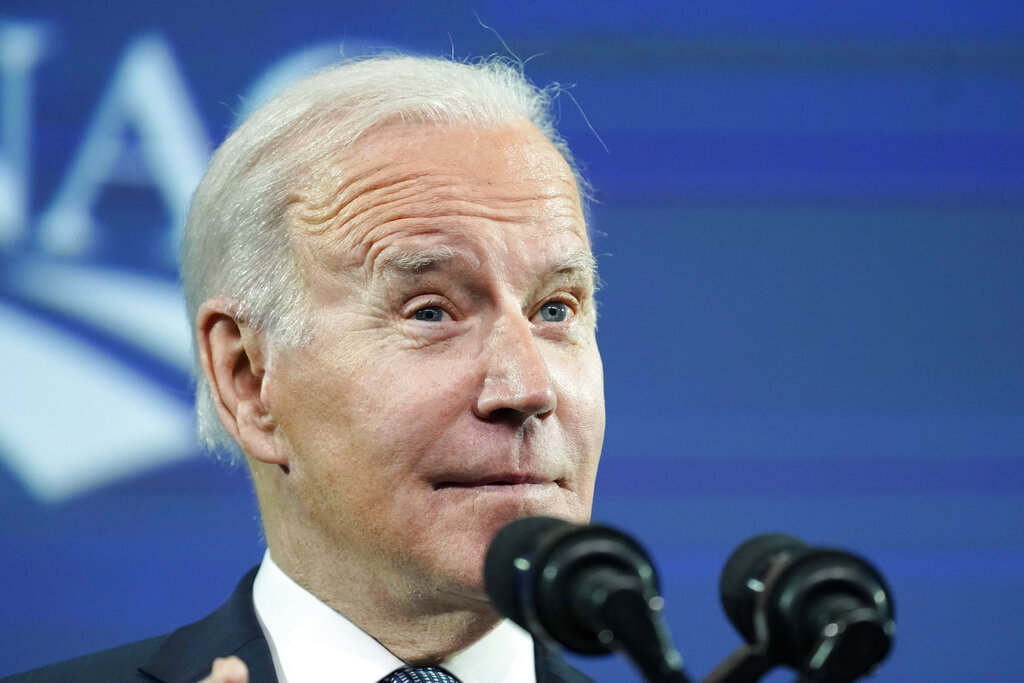 Biden regales county leaders with tale of putting dog on woman’s doorstep