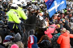 SEE IT: Mounted police appear to trample protesters in Ottawa