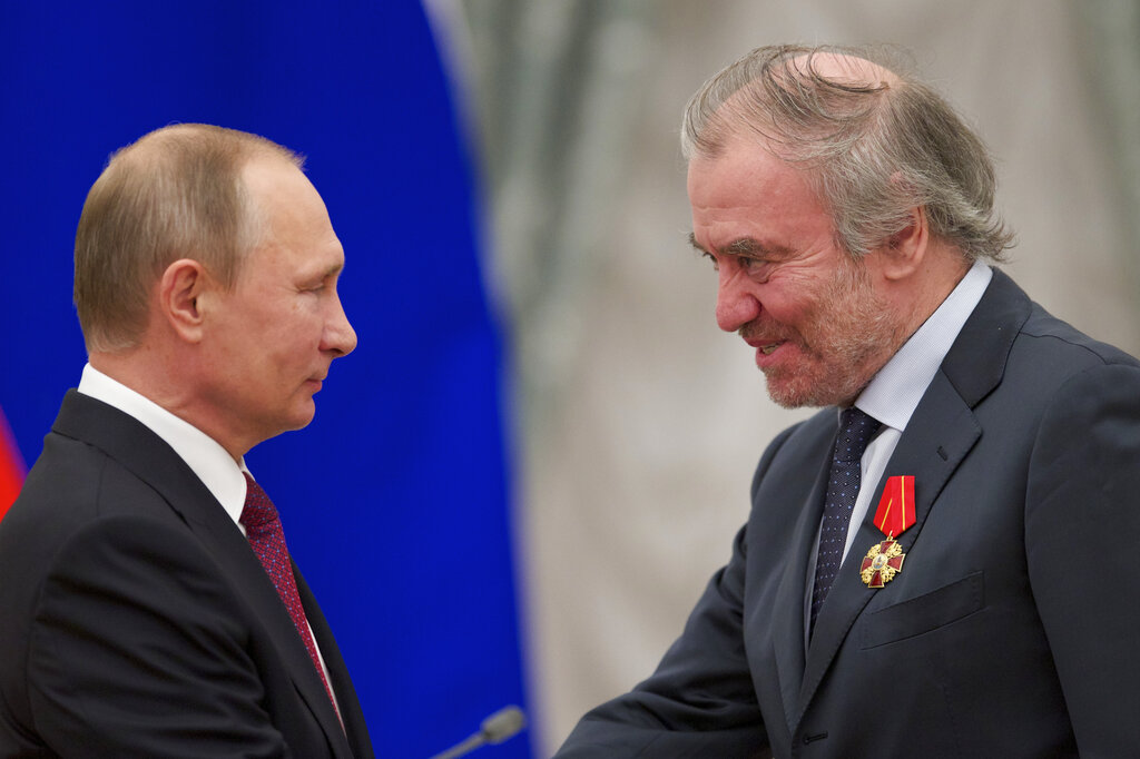 Munich Philharmonic conductor and ally to Putin fired from position