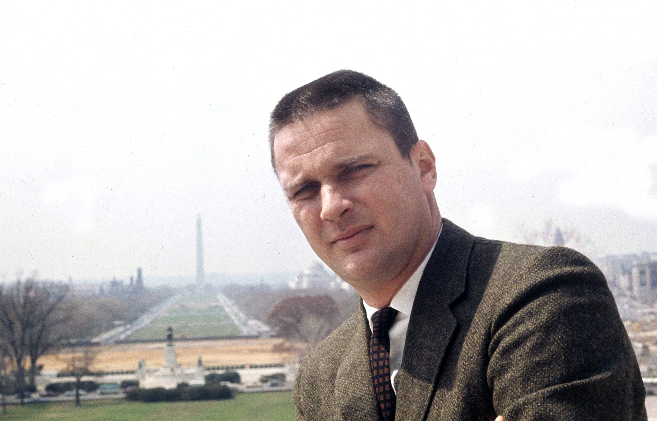 Walter Mears, 1935-2022