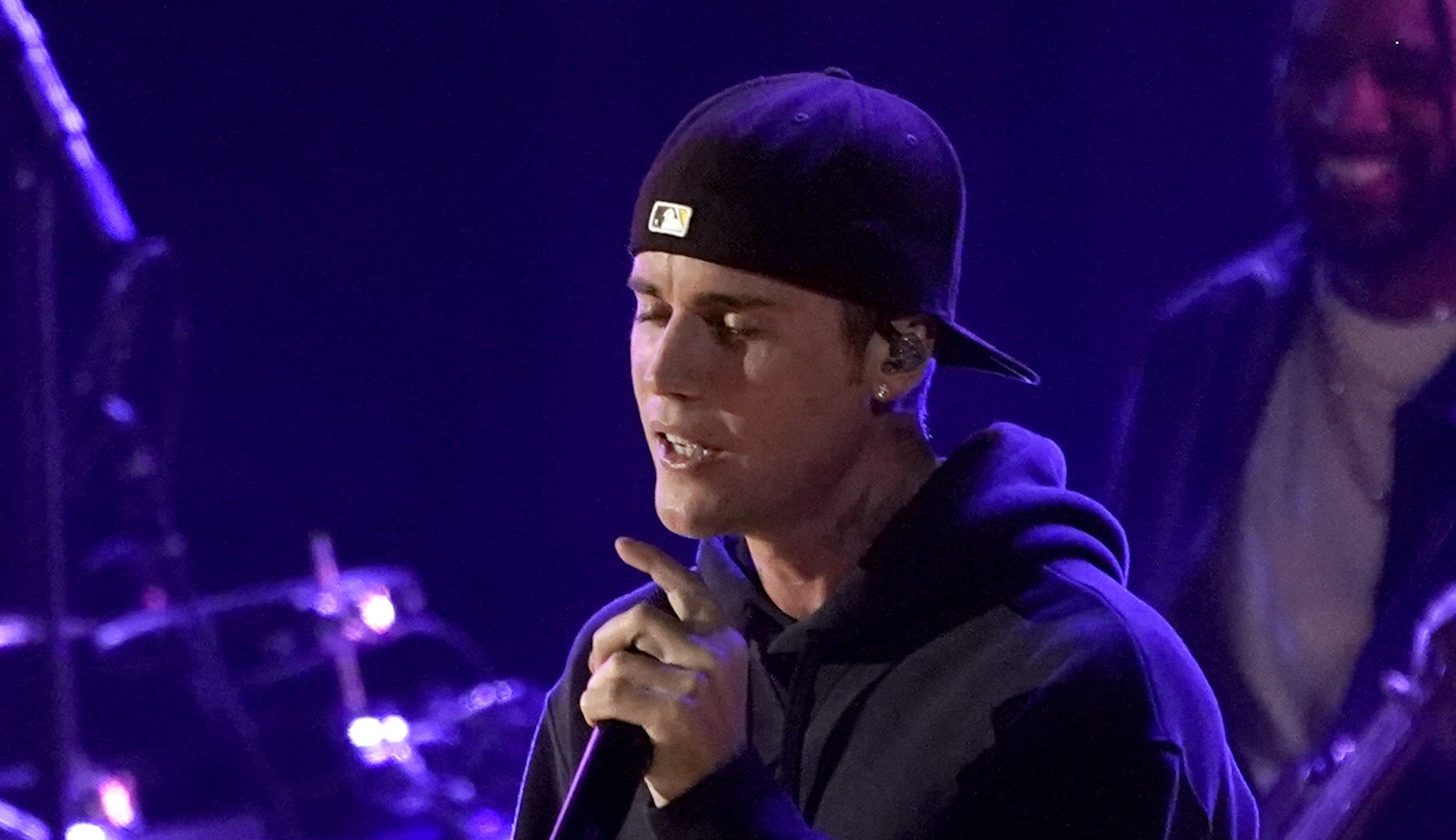 Justin Bieber headed back on tour amid bout with Ramsay Hunt syndrome