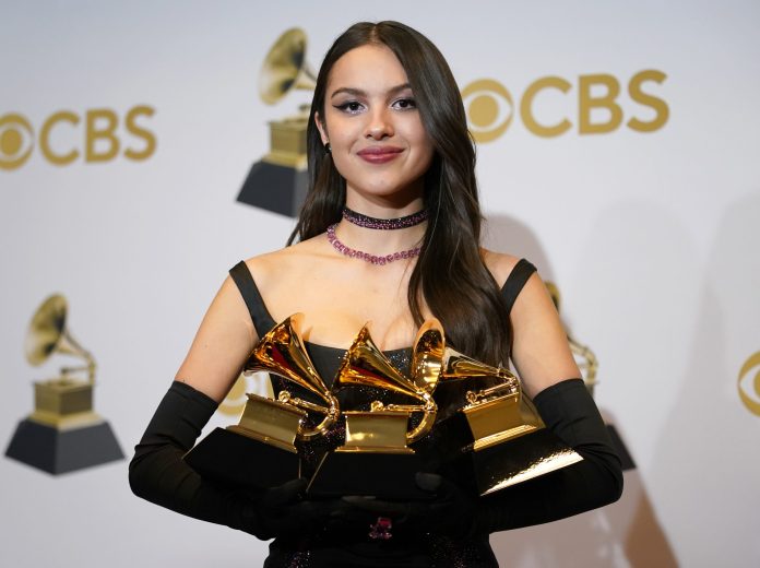 Sour note: Grammys ratings hang at record low, while other ceremonies rebound