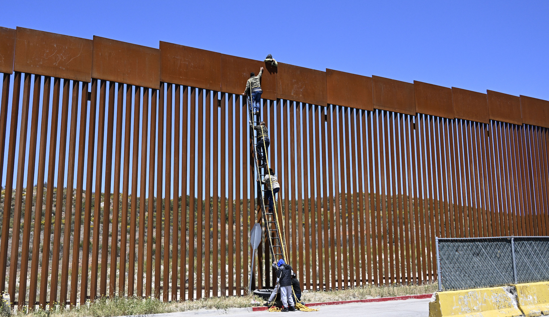 Biden administration gets squeezed by both sides on southern border