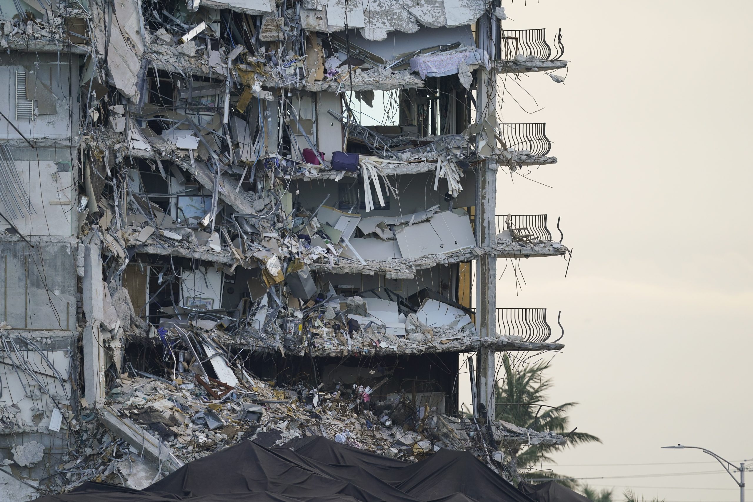 Judge allows $1 billion Florida condo collapse settlement to move forward
