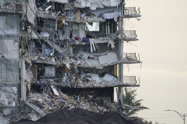 Judge allows $1 billion Florida condo collapse settlement to move forward