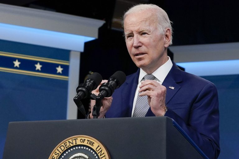 Biden calls for more aid as nation surpasses 1 million COVID-19 deaths