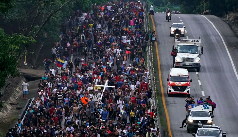Migrant caravan shrinks amid rumor Mexico will issue residency visas