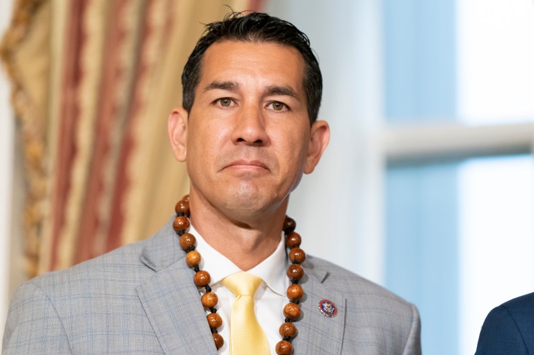Absentee congressman trailing in Hawaii Democratic gubernatorial primary poll