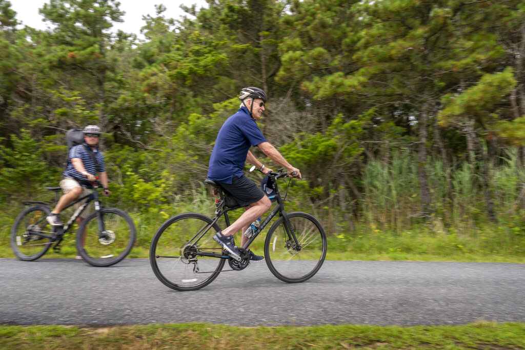 Biden back in the saddle after bike spill
