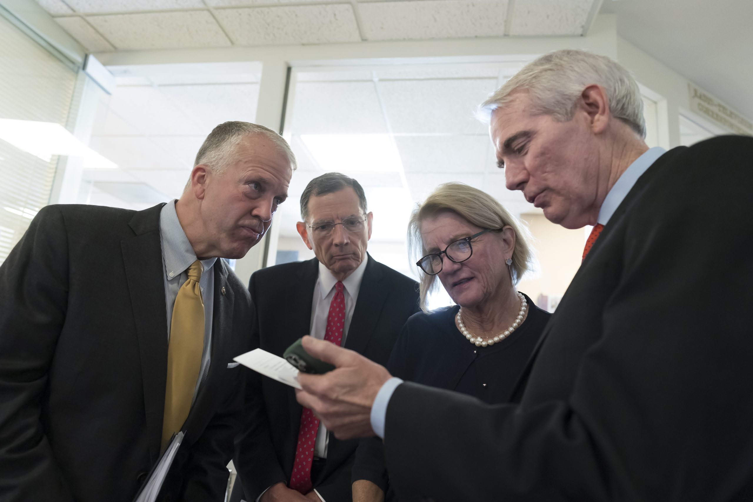 Manchin votes with GOP to cancel Biden environmental permitting rule