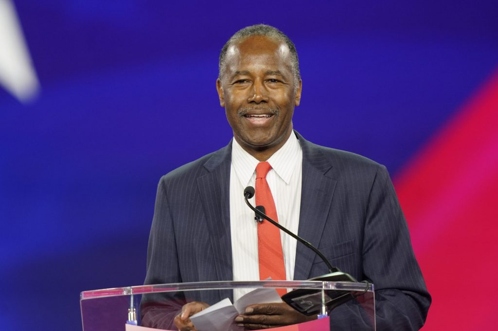 WATCH: Ben Carson ignores CPAC send-off music and continues speech
