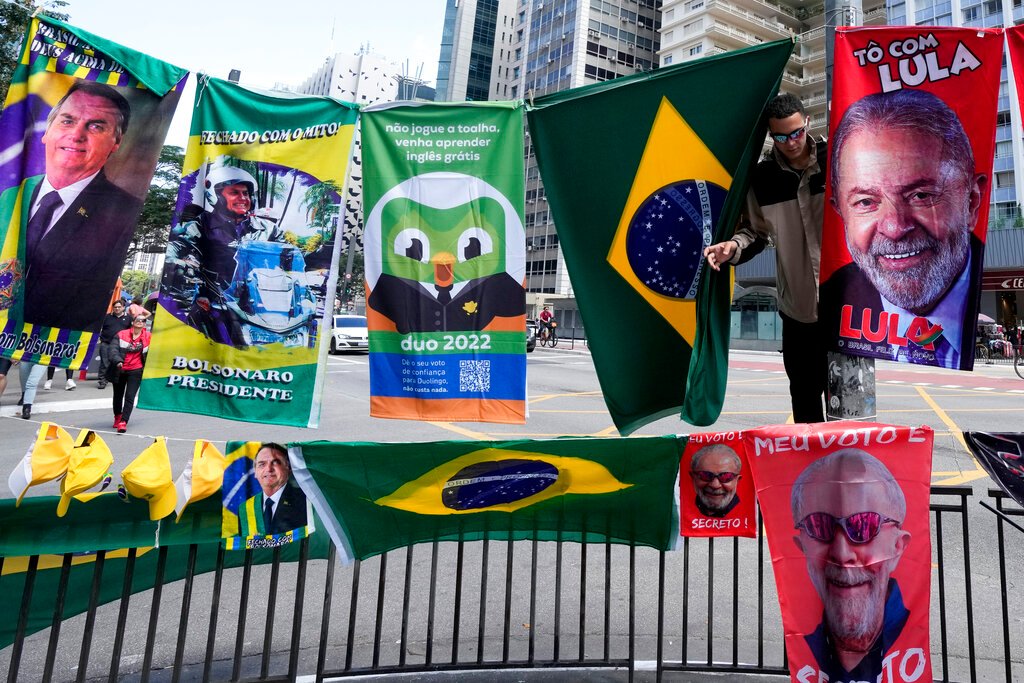 Bolsonaro and Lula headed for runoff in Brazil race