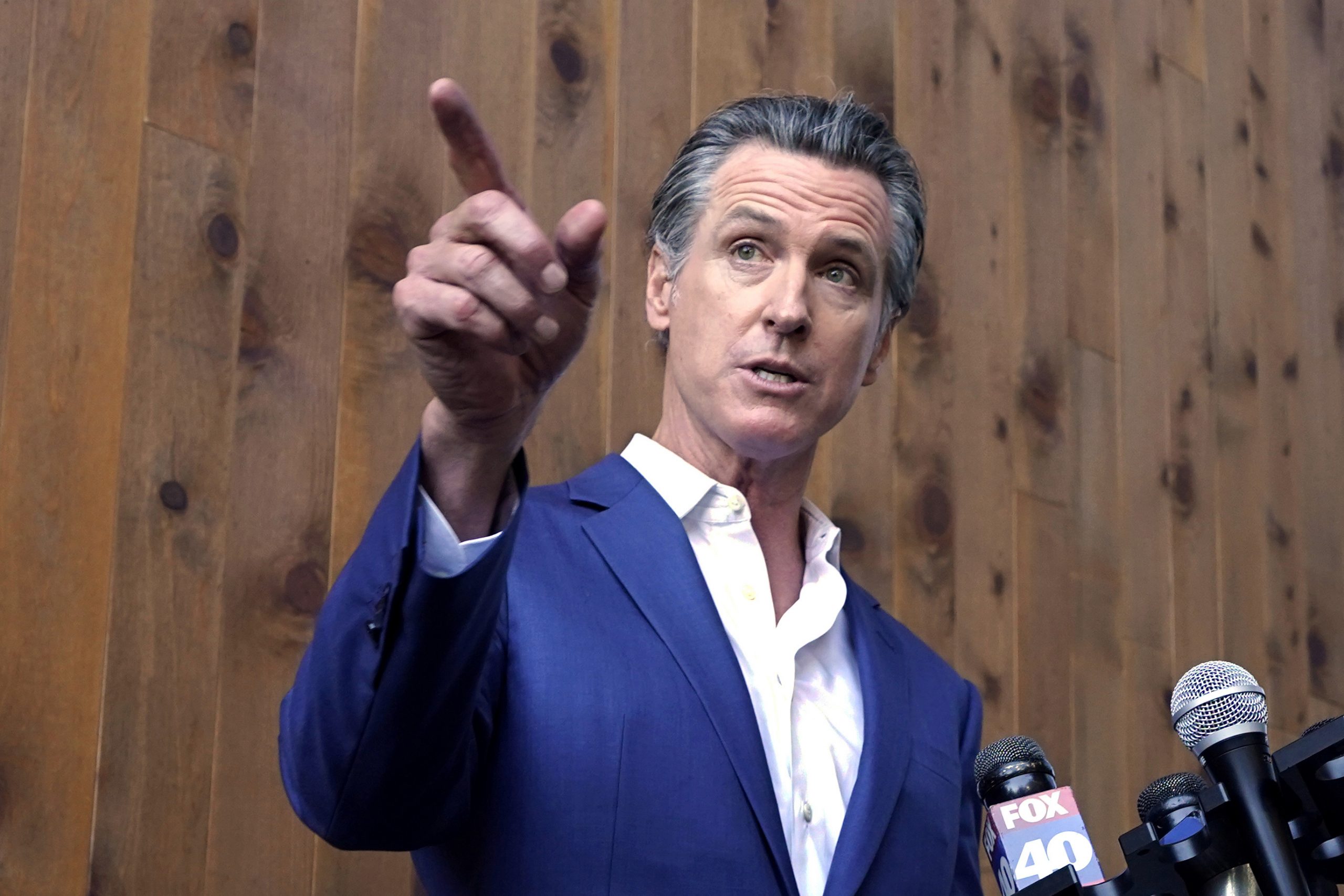 Presidential hopeful Newsom outmaneuvering Biden on gas prices
