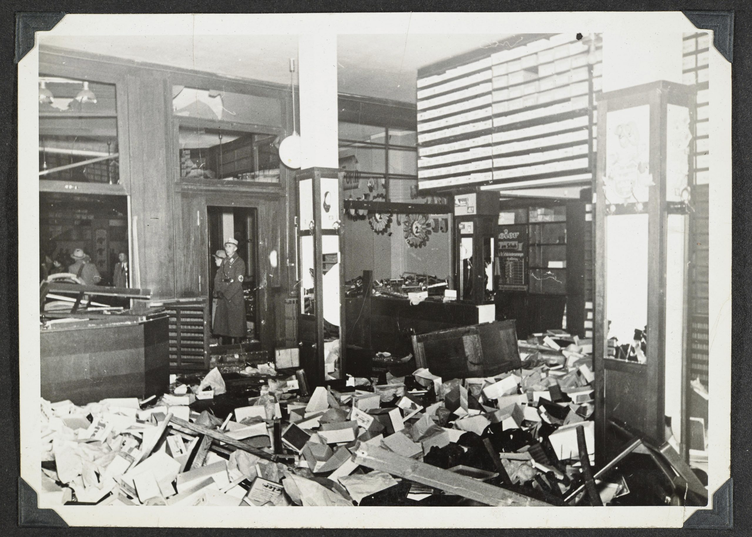 Israel Holocaust Photos
