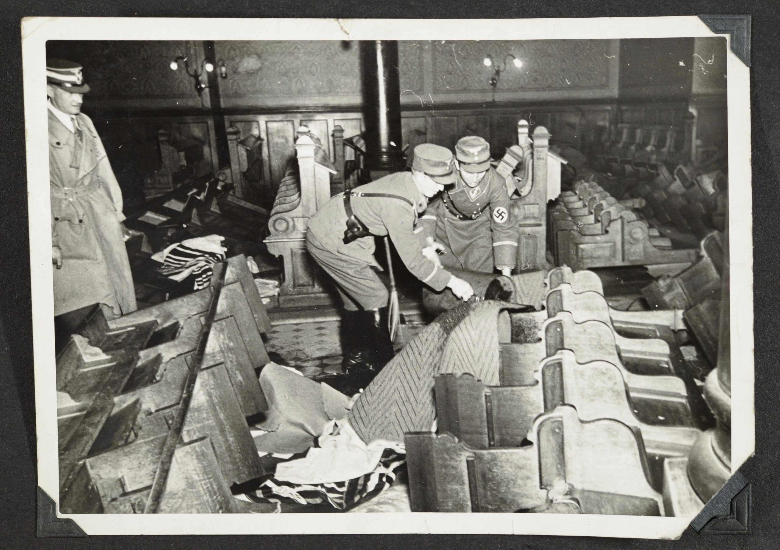 Israel Holocaust Photos