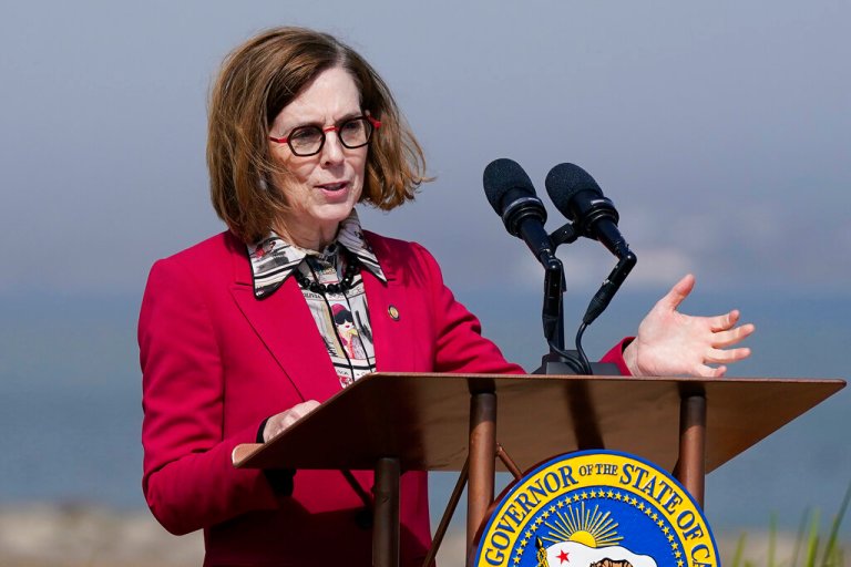 Oregon governor commutes ‘immoral’ sentences of all death row inmates in final days in office