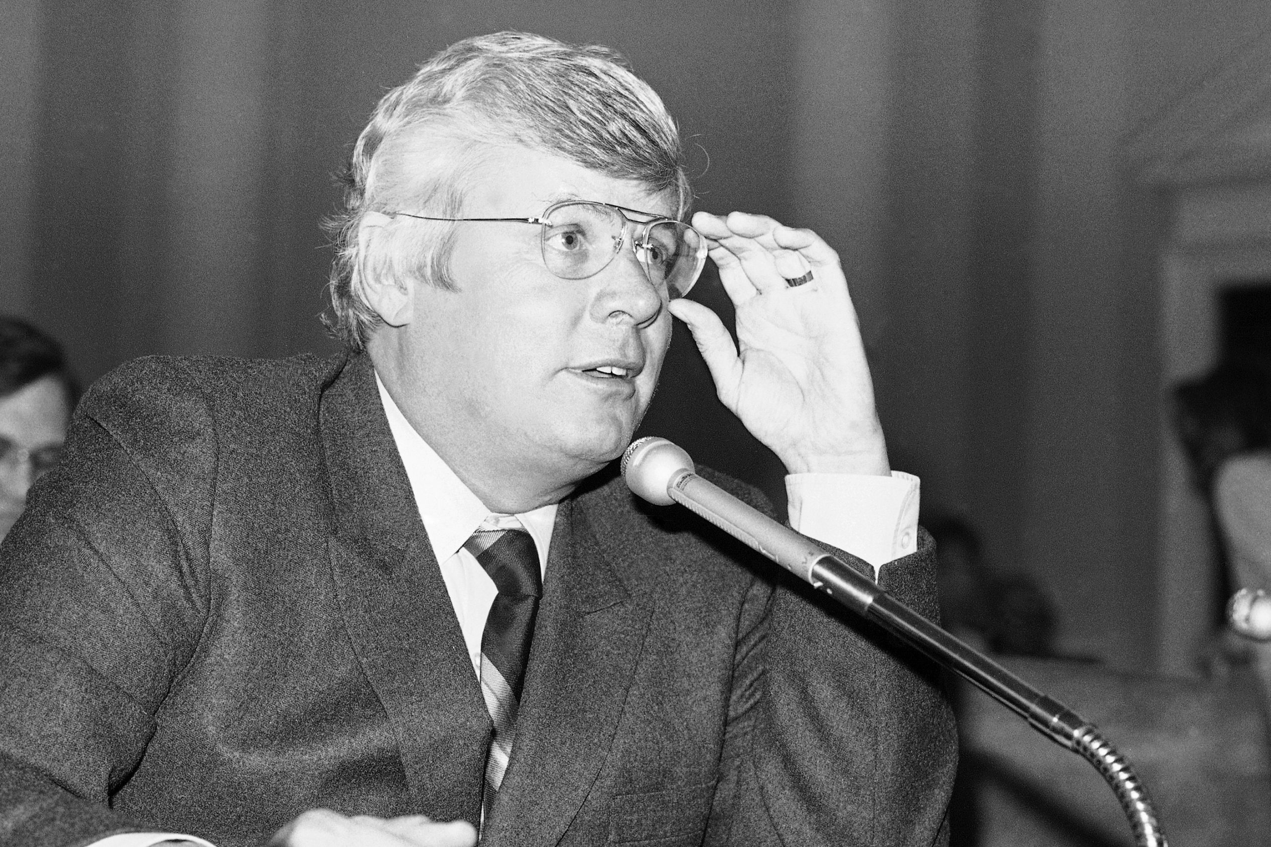 Former Kentucky Gov. John Y. Brown dead at 88