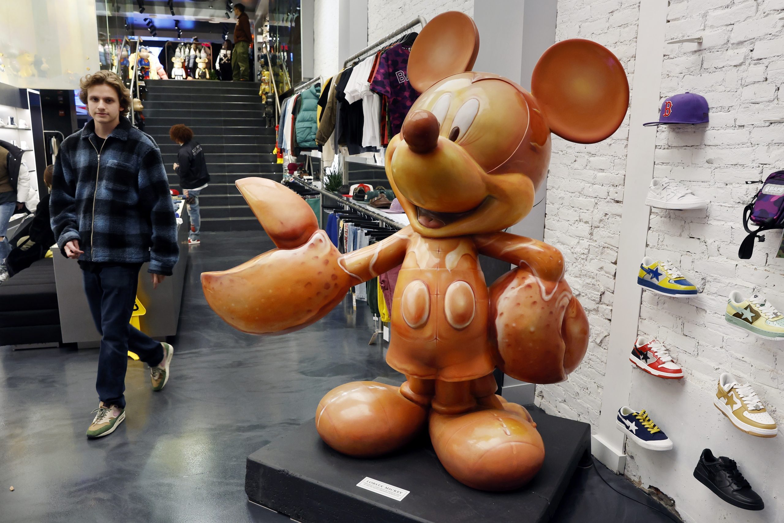ODD Lobsta Mickey Statue