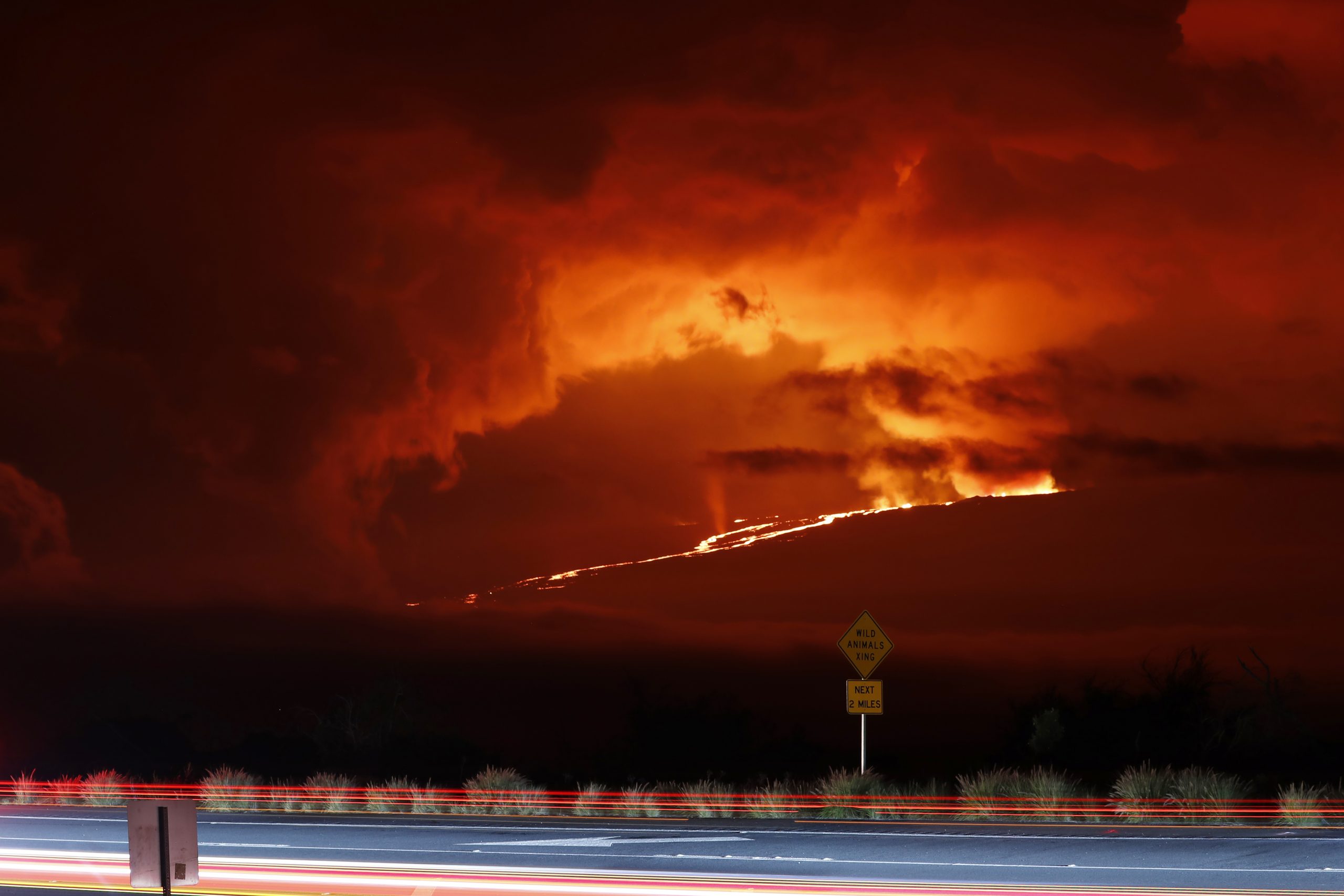 Scientists lower alert for Mauna Loa, say eruption could end
