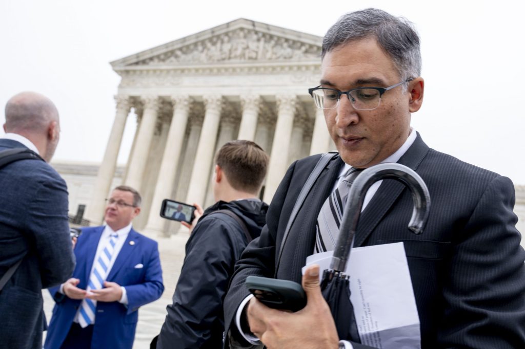 Supreme Court signals it could punt on hot-button election law case Moore v. Harper
