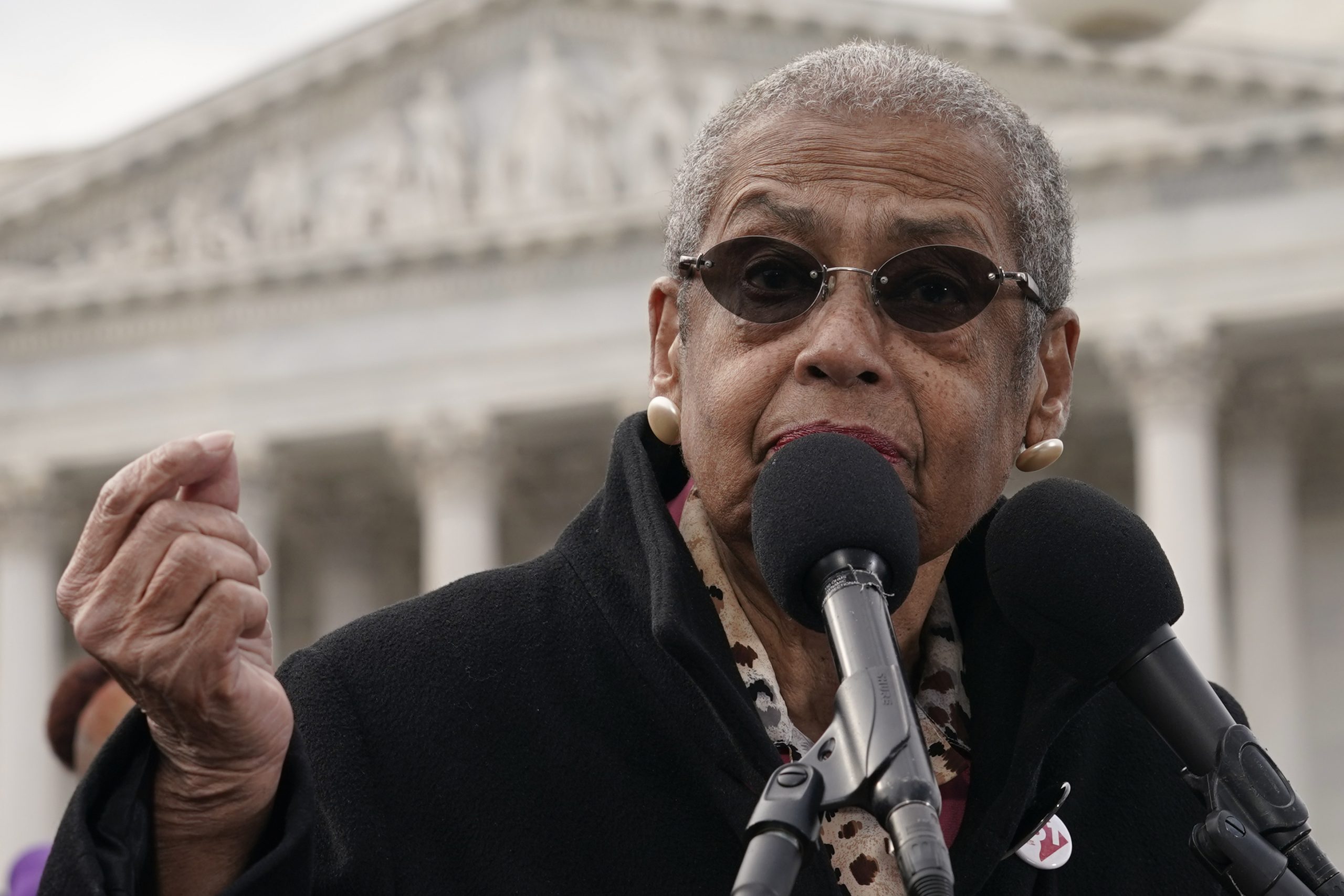 Del. Eleanor Holmes Norton calls for marijuana in US Botanic Garden