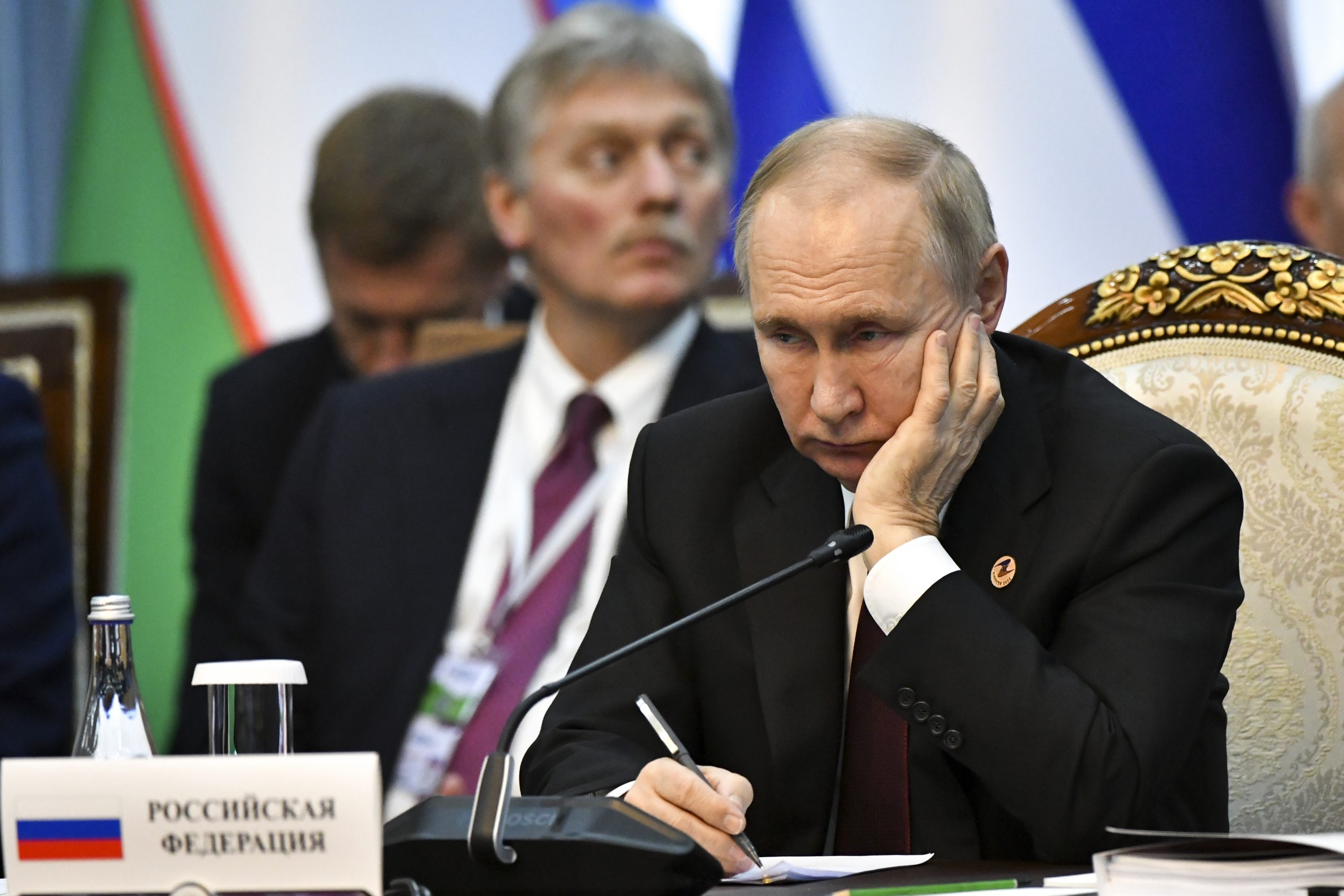 Putin claims Moscow ready for Ukraine talks as attacks go on