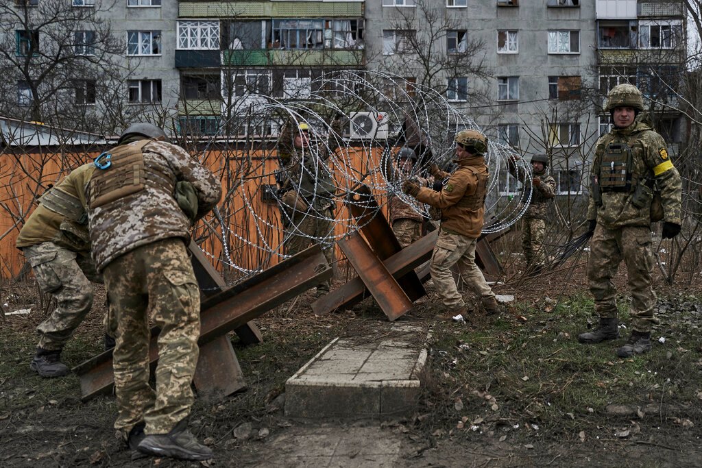 Ukraine aims for February peace summit as Russian attacks and threats continue