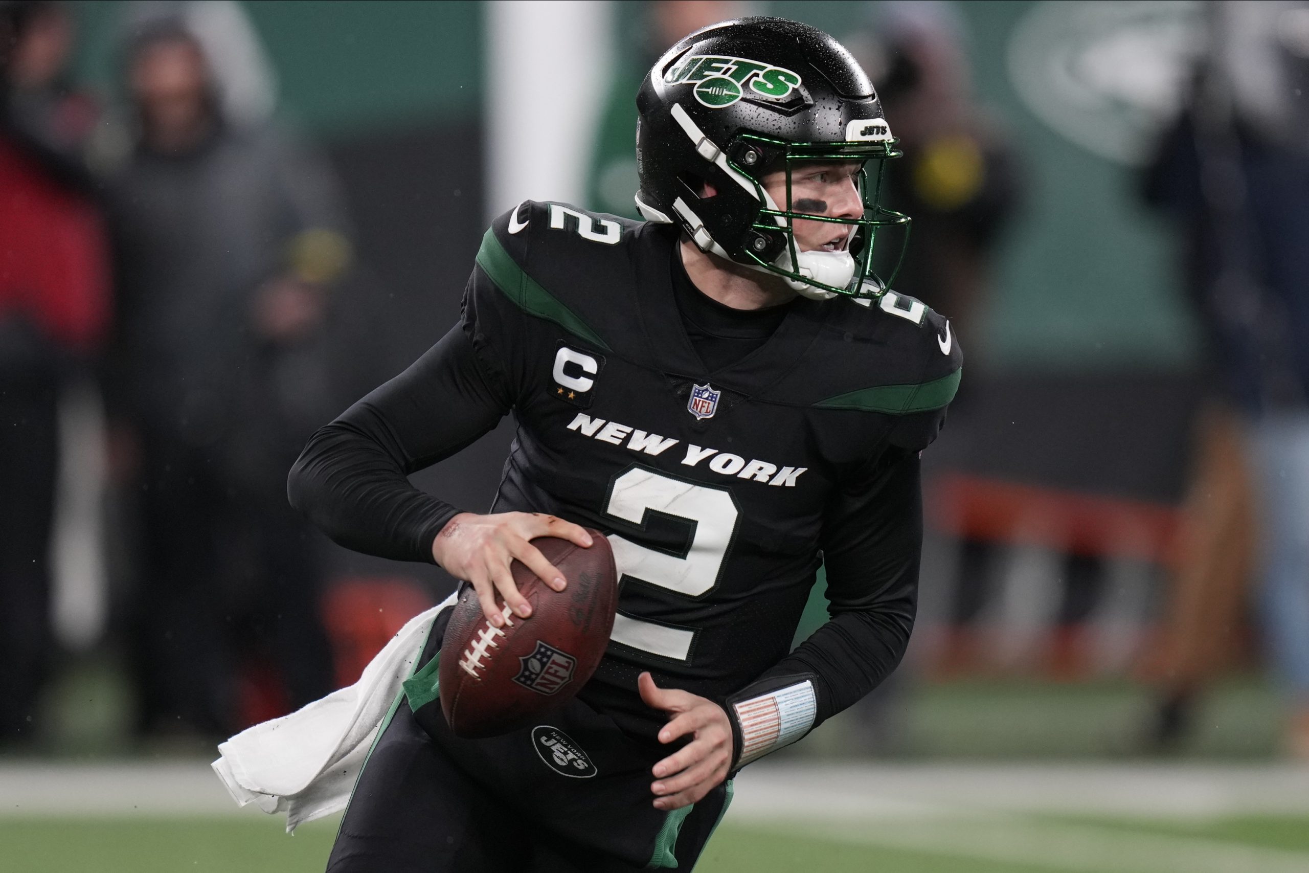 WATCH: New York Jets star Zach Wilson booed by own fans after brutally bad performance