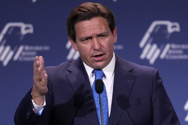 Florida racks up $1 million in legal bills for migrant flights