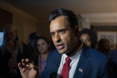 Vivek Ramaswamy calls for DeSantis and Haley to condemn possible Trump indictment