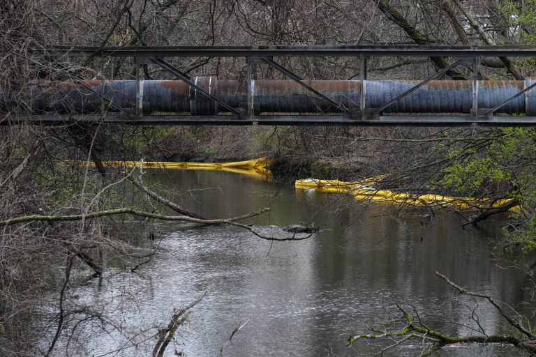 Water contamination scares shed light on federal water quality issues
