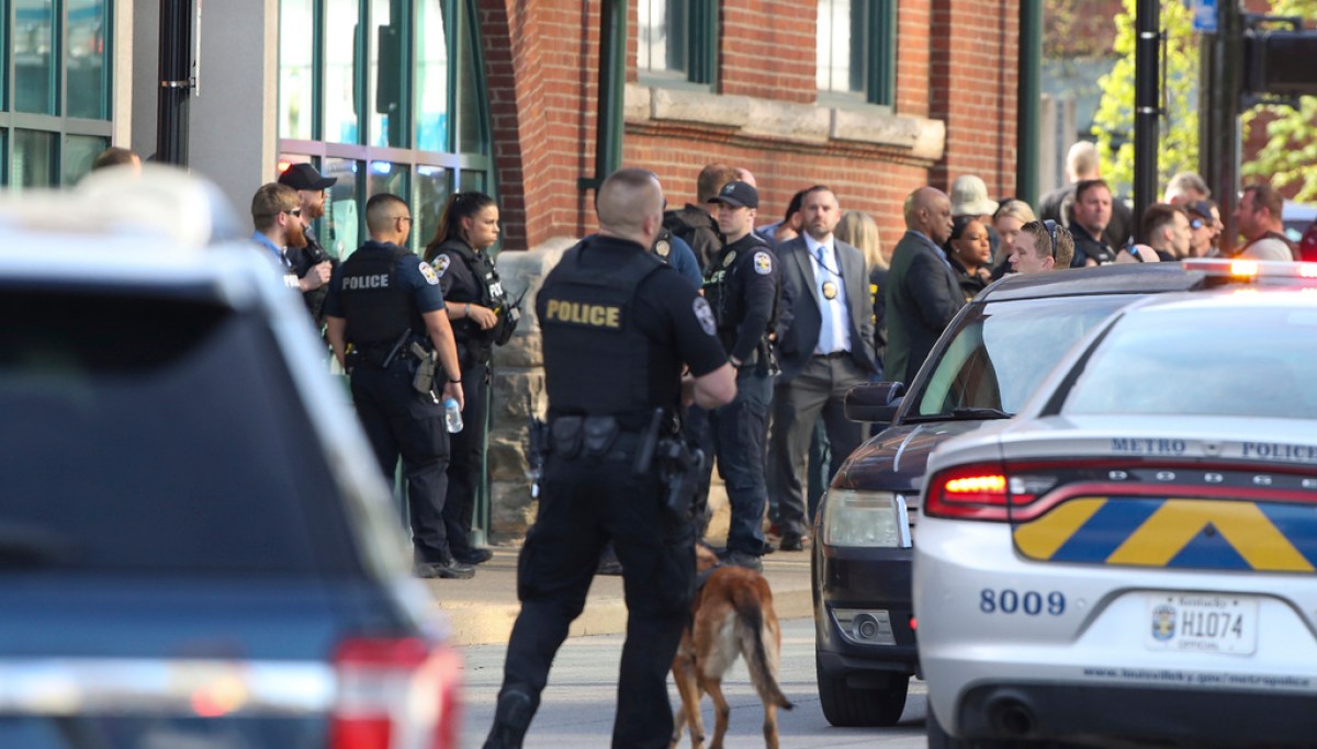 Louisville shooting: Five dead and more injured after mass shooting in ...