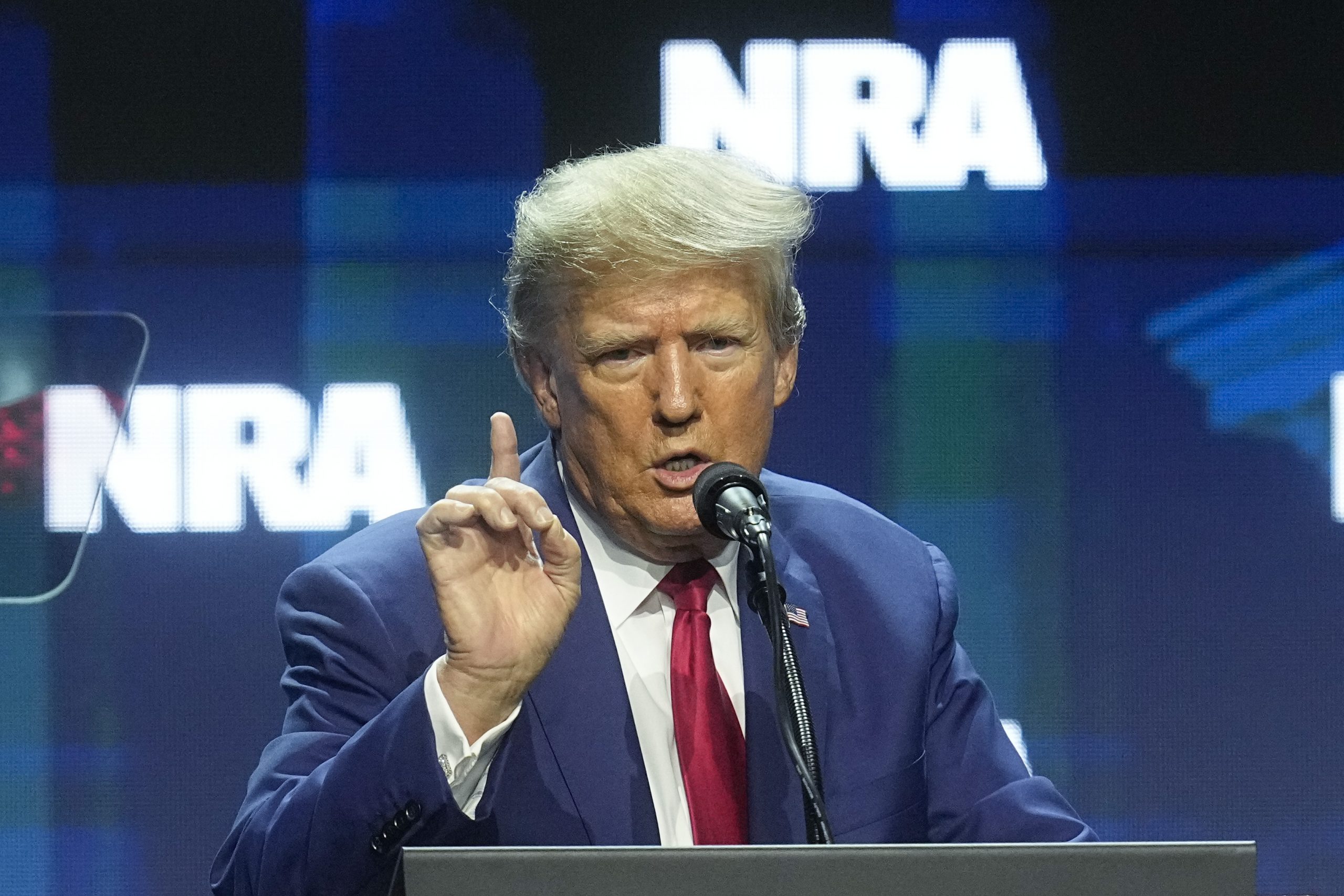 Donald Trump asserts ‘old Republican Party is gone’ at RNC donor retreat