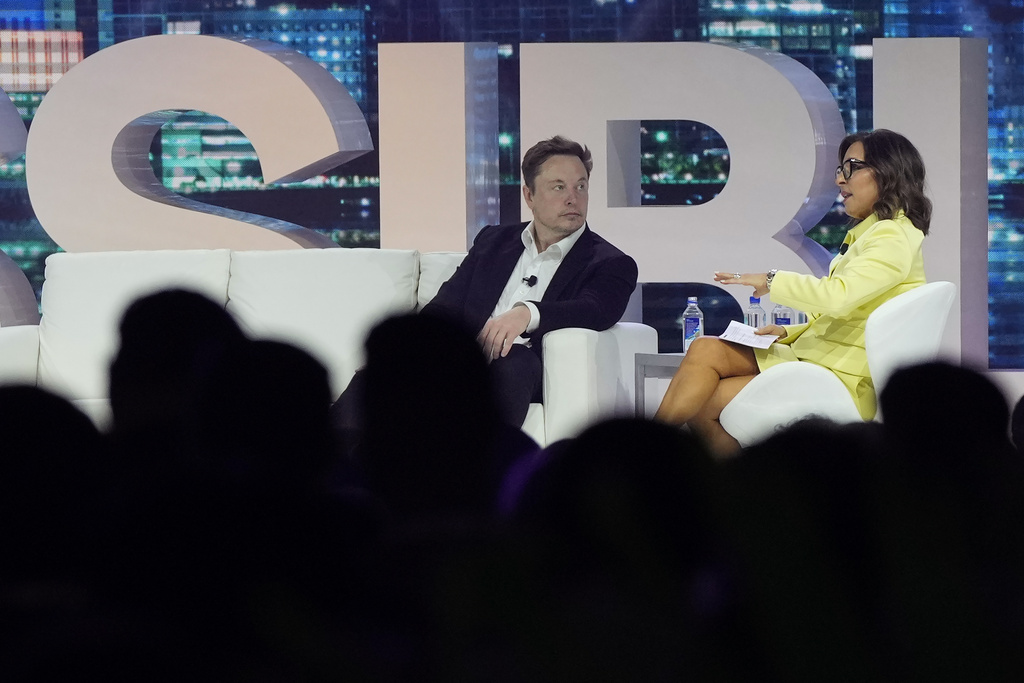 Elon Musk, Linda Yaccarino