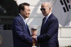 US to dock nuclear submarines in South Korea for first time in decades