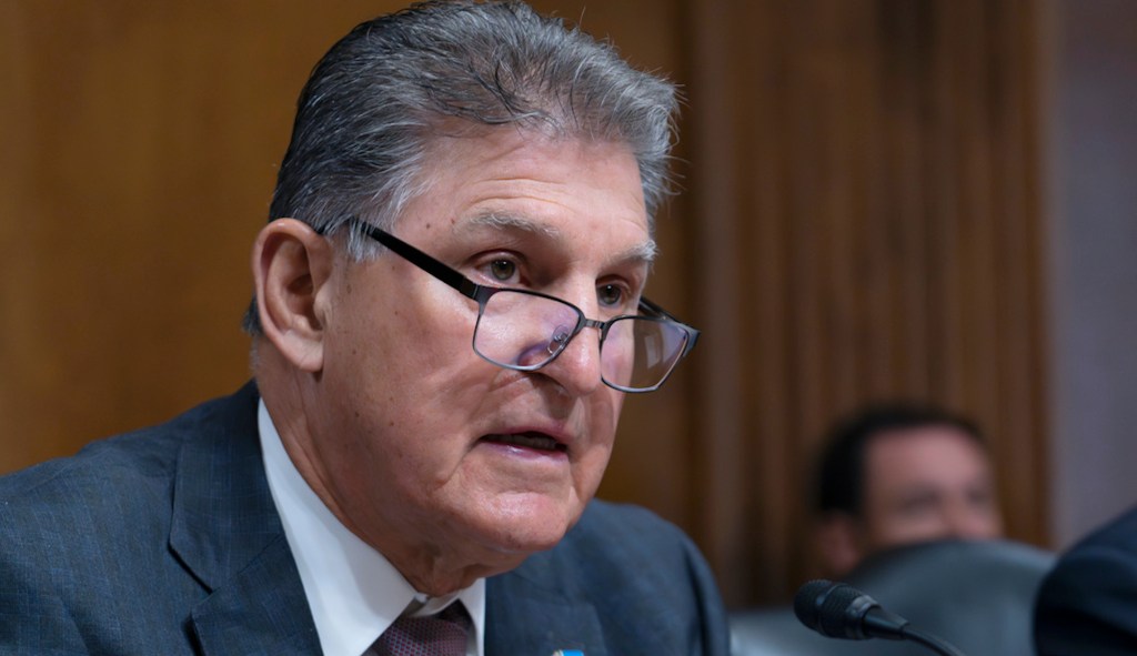 Manchin slams DCA perimeter change proposal as ‘unacceptable’