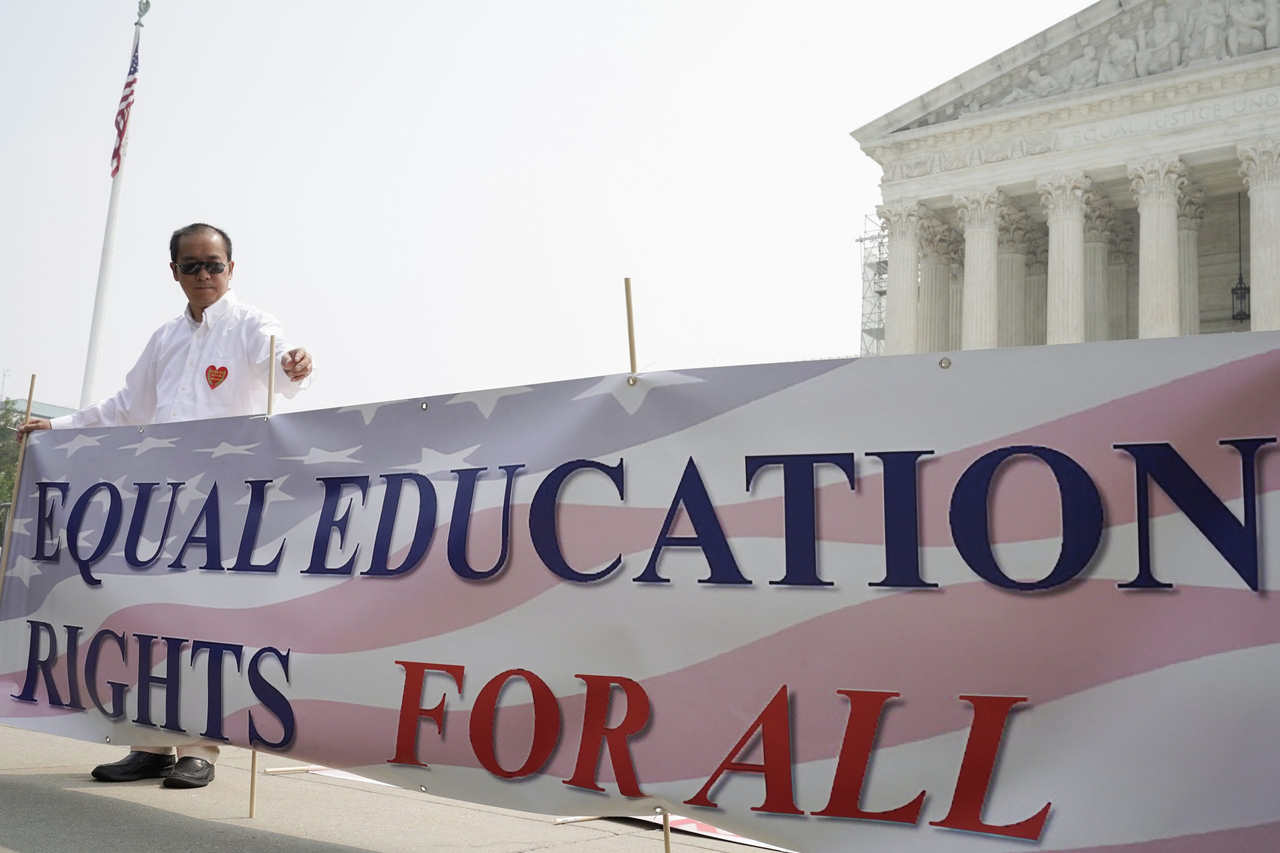 The Debrief: Split Supreme Court favoring Dems and Republicans in different cases