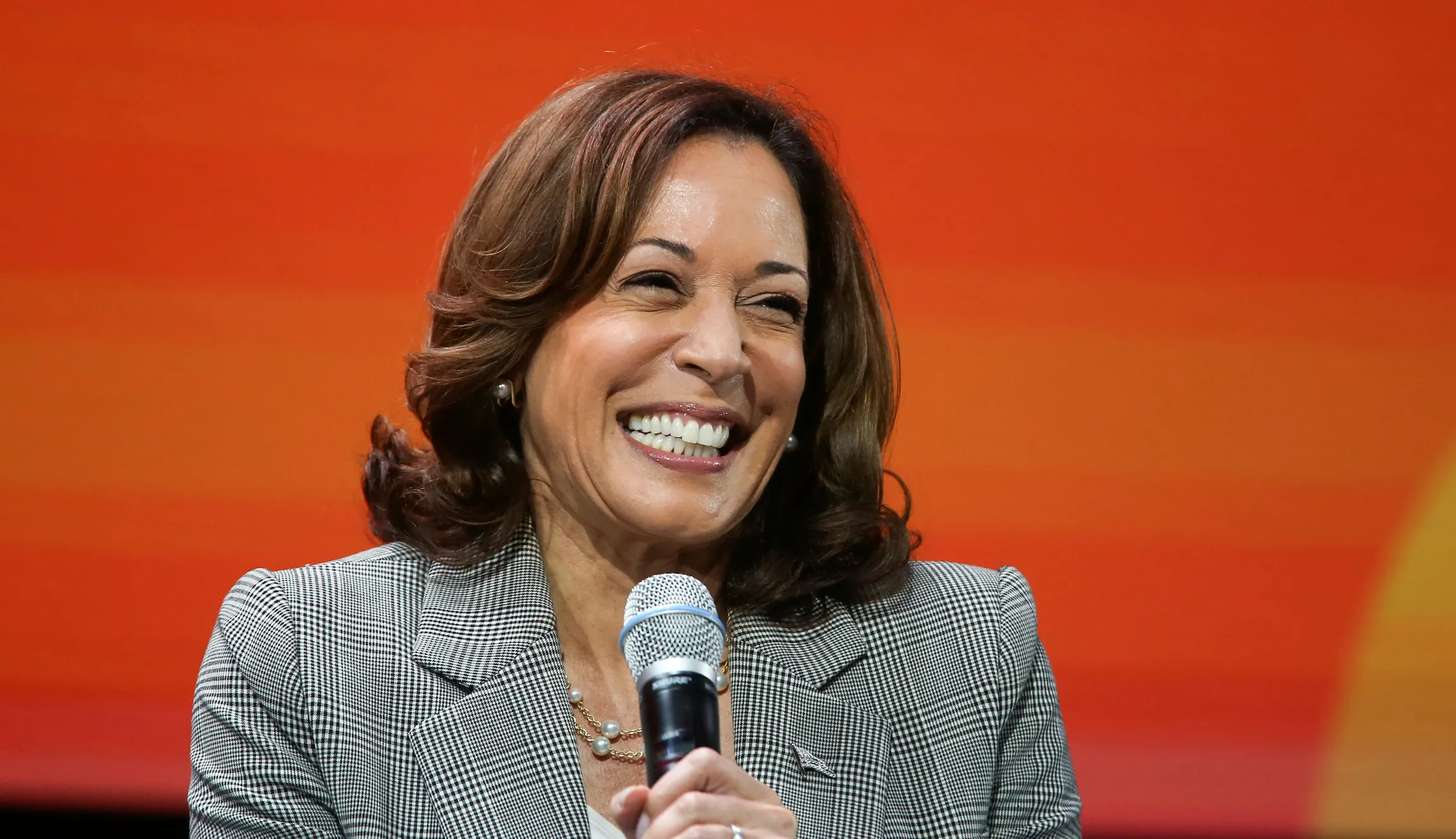 Harris steps into the spotlight with Biden at the beach