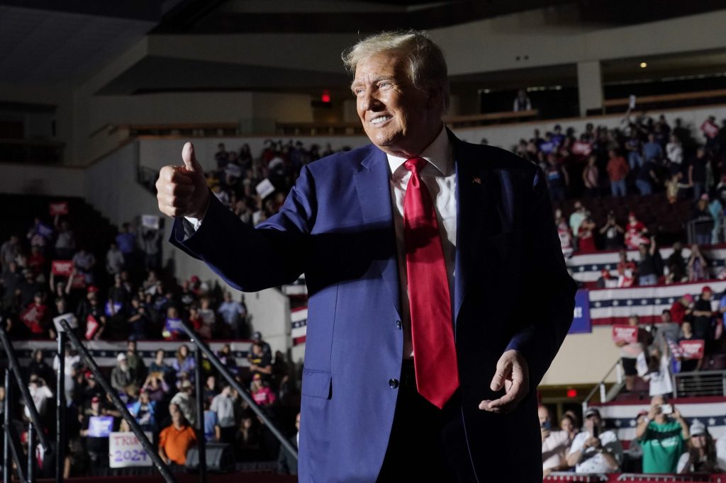 Alarm goes out: Trump could win